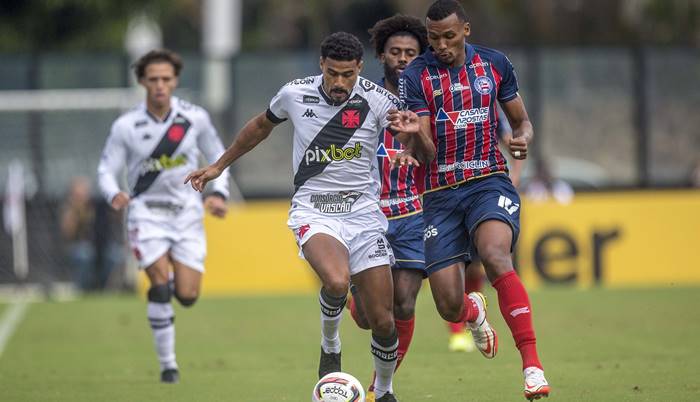 Bahia pressiona, mas perde para o Vasco no Rio e cai para 3º na Série B