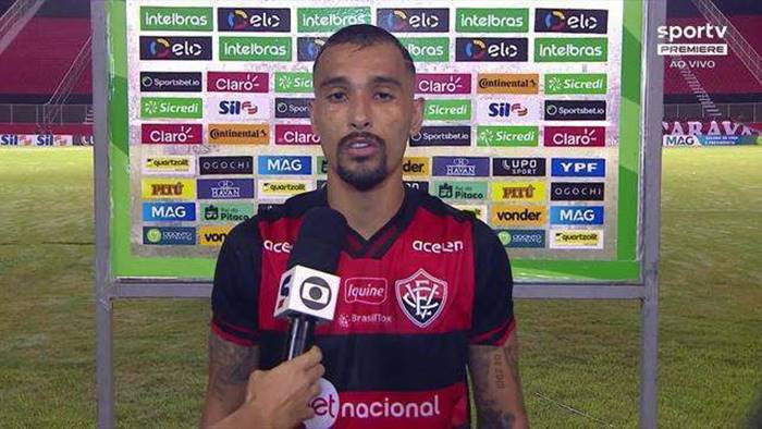 Lateral do Vitória agradece apoio da torcida e garante que vai retribuir com o acesso
