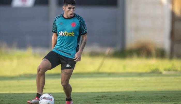 Após sofrer pancada no treino, Palacios pode desfalcar o Vasco contra o Bahia