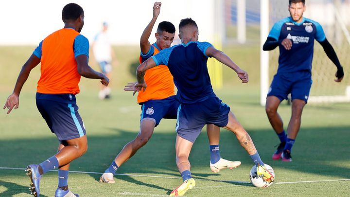 Elenco do Bahia se reapresenta e realiza treino tático de olho no Vasco