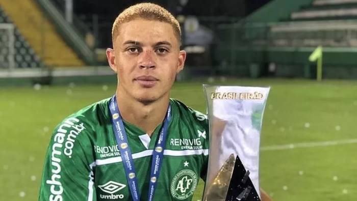 Vitória encaminha contratação de jovem meia-atacante da Chapecoense