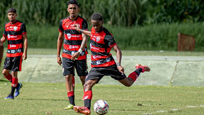 Vitória vence o Canaã pelo jogo de ida das quartas do Baiano Sub-20