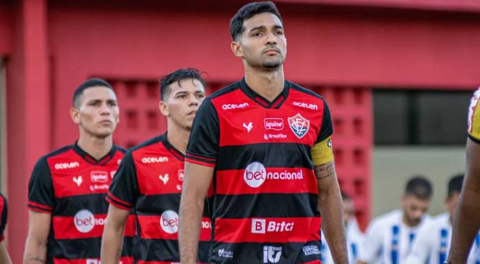 “O Vitória tem que estar na elite do futebol brasileiro”, afirma zagueiro