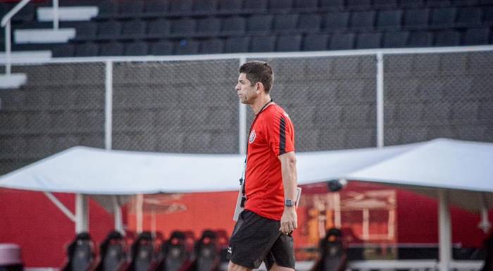 Fabiano Soares se despede do Vitória e destaca “situações” após demissão