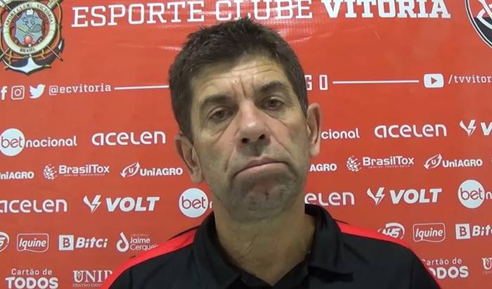 Fabiano Soares critica árbitro após empate do Vitória com o Atlético-CE
