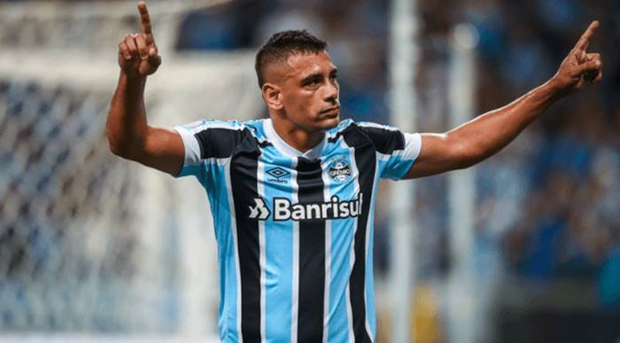 Grêmio vence o Sampaio, entra no G4 e diminui distância para o Bahia