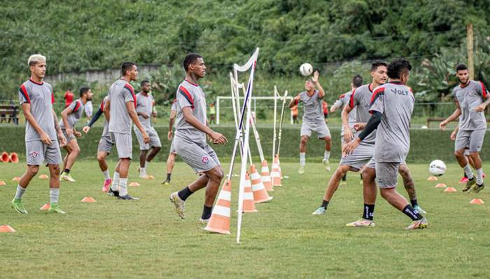Vitória tem mais um dia de atividade; Lazaroni segue em recuperação