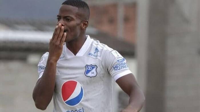 Bahia e Vasco negociam com lateral-direito colombiano, diz jornalista