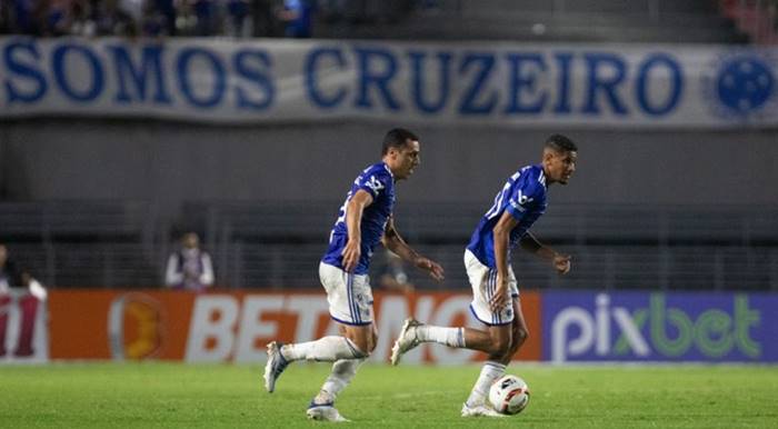 Cruzeiro enfrenta o Vasco e pode carimbar acesso nesta quarta-feira