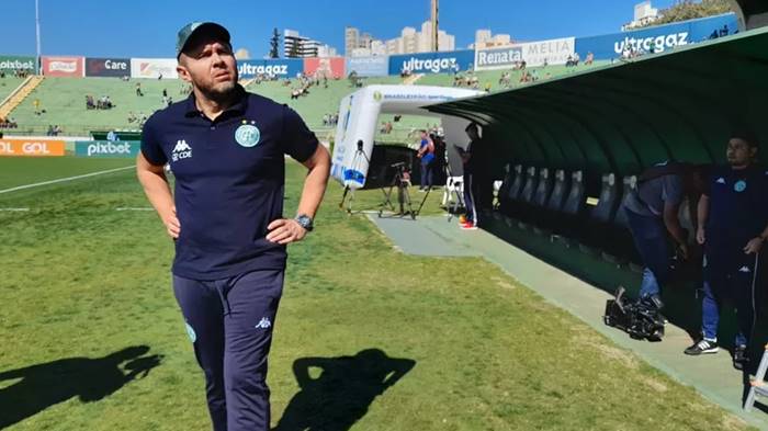 Mozart evita ‘oba oba’ após Guarani vencer o líder e prega respeito ao Bahia