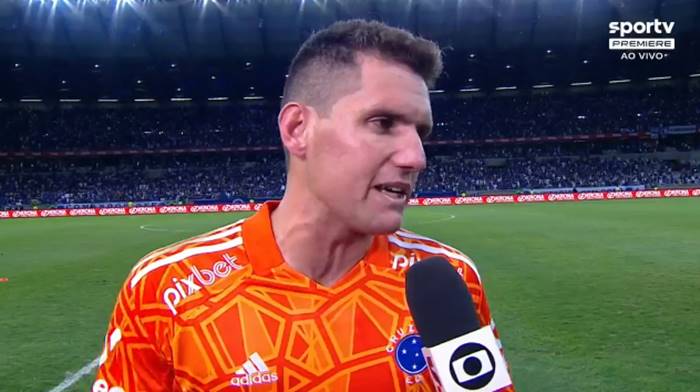 Destaque diante do Bahia, goleiro vibra com vitória do Cruzeiro: “Somos um time humilde”