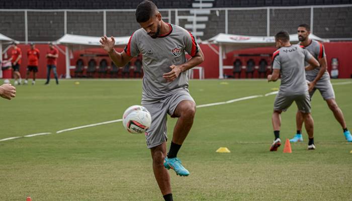Com novo reforço, Vitória segue preparação de olho no Ferroviário