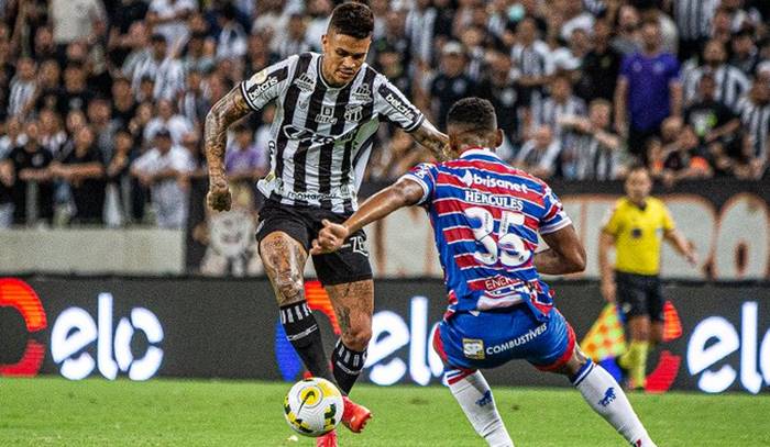 Vina marca, Ceará vence, mas é eliminado pelo Fortaleza da Copa do Brasil