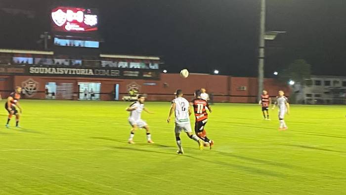 Veja os gols de Vitória 2 x 0 Figueirense pela 13ª rodada da Série C