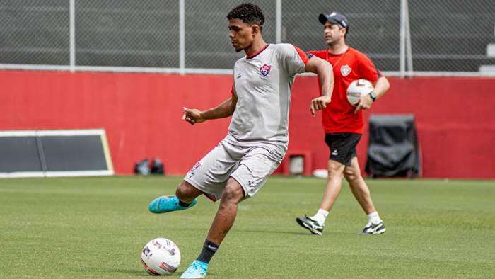 Com cansaço físico, Vitória poupa quatro jogadores do treino desta quarta