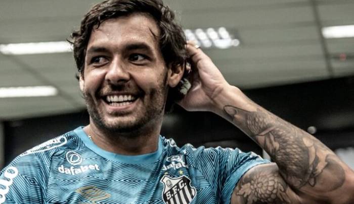 Bahia oficializa contratações de Ricardo Goulart e Marcinho para Série B