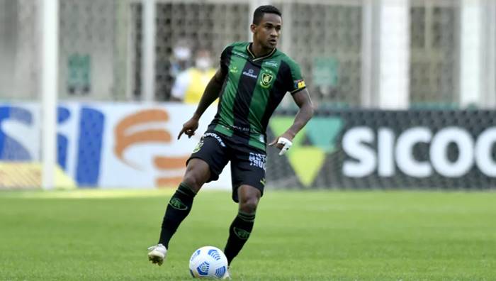 Sport encaminha contratação de lateral com passagem pelo Bahia