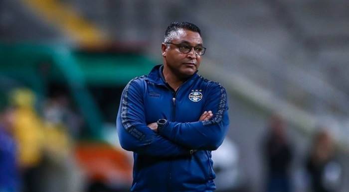 Torcida do Grêmio critica Roger Machado e pede volta de Renato Gaúcho