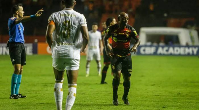 Contra o Bahia, Vagner Love tenta encerrar jejum de gols no Sport