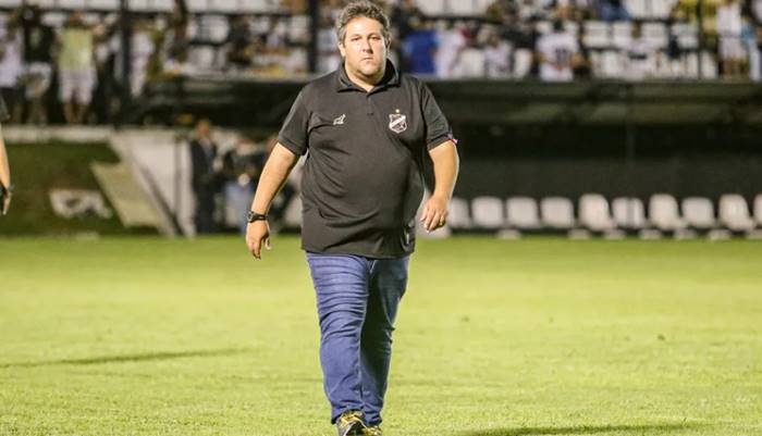 Técnico do ABC classifica duelo contra o Vitória como uma guerra e prega pés no chão