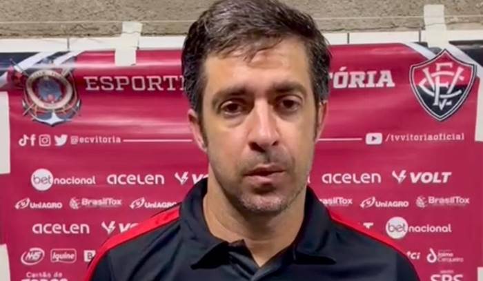 Burse comenta ‘lista de dispensas’ do Vitória: “Tudo é bem planejado”