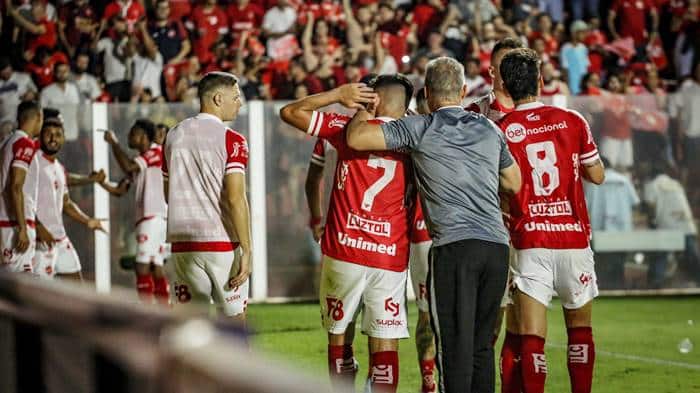 Adversário do Bahia, Vila Nova está invicto há 7 jogos na Série B