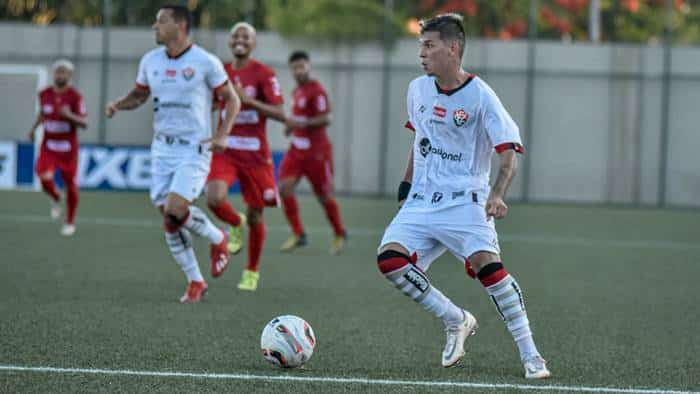 Para contratar meia do Vitória, Náutico venceu a concorrência de clube da Série B