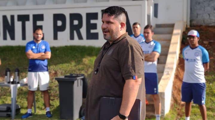 Eduardo Barroca comanda primeiro treino no Bahia e fará estreia na terça