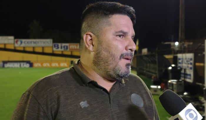 Barroca avalia empate na estreia pelo Bahia e admite queda no 2º tempo