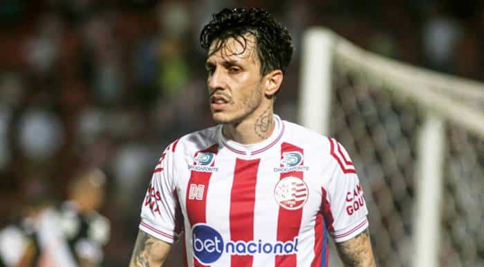 Sondado por Vitória e CRB, Jean Carlos pode deixar o Náutico após queda