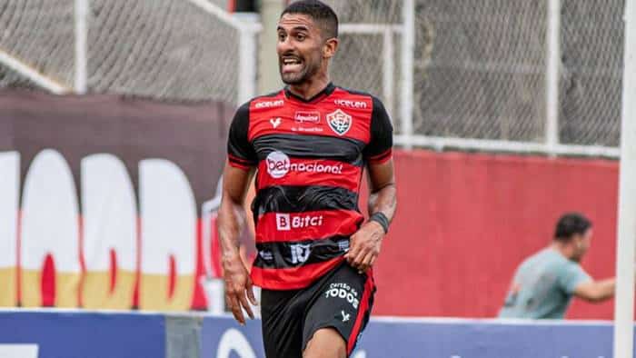 Tréllez quer ficar no Vitória em 2023 e almeja bater marca de Aristizábal