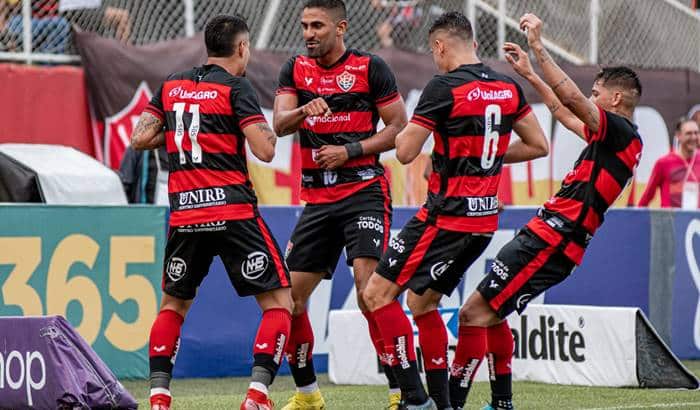 Vitória tem conversas avançadas para renovar com cinco titulares