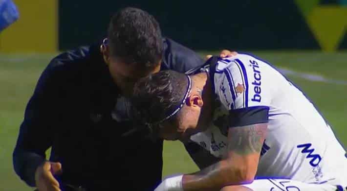 Ex-Bahia, Vina deixa campo chorando após rebaixamento do Ceará