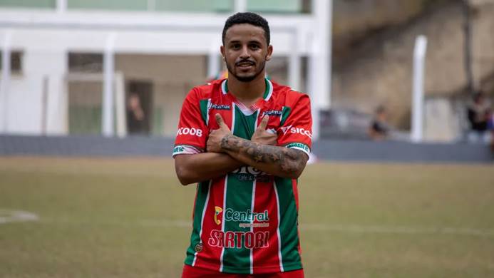Atlético de Alagoinhas oficializa contratação do meia Gianlucas