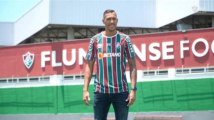 Bahia avança para contratar zagueiro do Fluminense por empréstimo