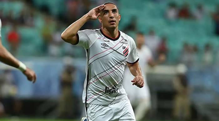 Acertado, volante Christian se apresenta ao Bahia após o Natal