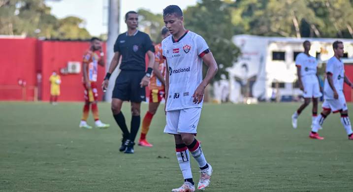 Com meia do Vitória, Náutico deve ter 8 reforços em reapresentação