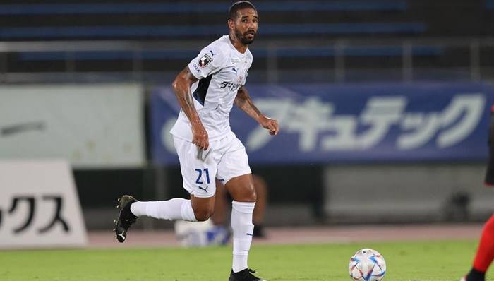 Após ótimo ano no Japão, Eduardo Neto quer definir futuro nos próximos dias