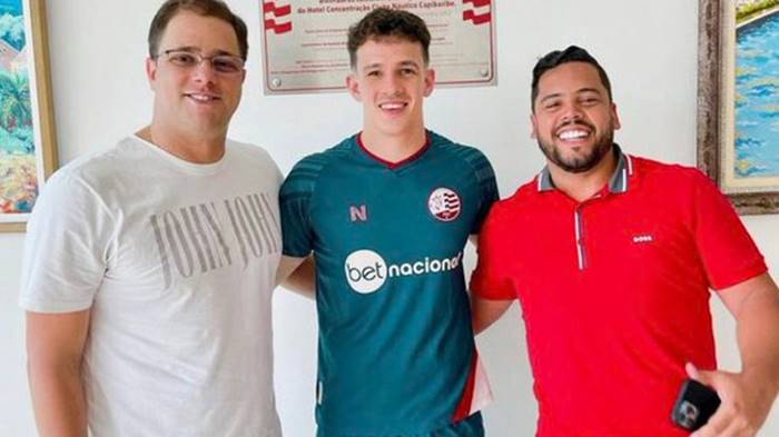 Ex-Bahia, atacante é apresentado no Náutico e reencontra Dado Cavalcanti