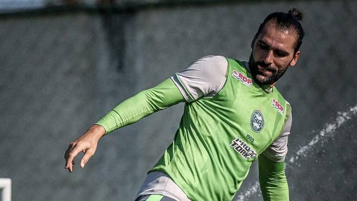 Fábio Mota confirma acerto com Léo Gamalho e chegada na segunda-feira