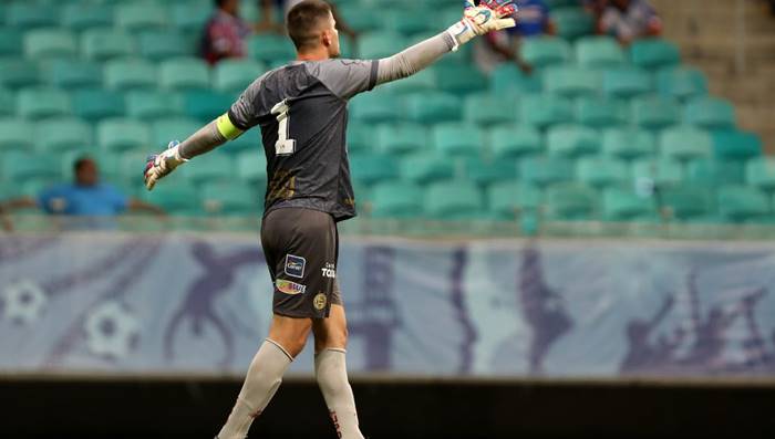 Bahia renova com goleiro até 2026 e prorroga empréstimo ao Vila Nova