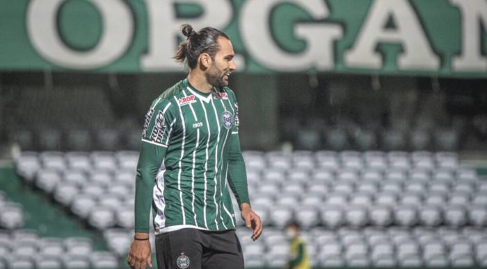 Léo Gamalho chega a Salvador nesta segunda para se apresentar ao Vitória