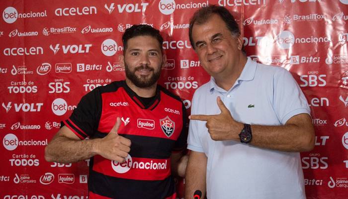 Meia argentino diz que colocou o Vitória como 1ª opção: “Queria vestir essa camisa”