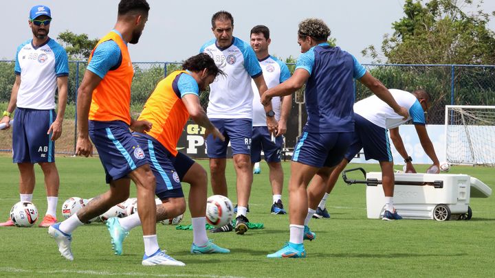 Renato Paiva comanda primeiro treino com bola no Bahia