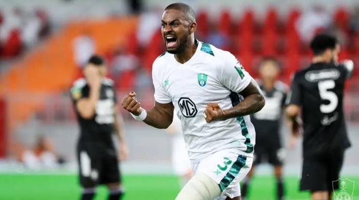 Vitória aguarda publicação de contrato no BID para anunciar zagueiro