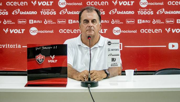 Fábio Mota garante foco do elenco do Vitória na busca pelo acesso