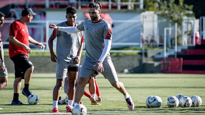 Vitória fecha preparação e viaja para enfrentar a Juazeirense no Adautão