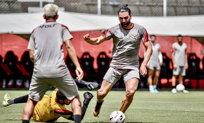 Vitória realiza penúltimo treino antes do jogo contra o Doce Mel