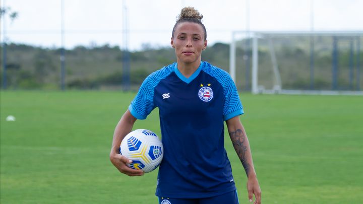 Bahia anuncia meio-campista Taba para o time feminino