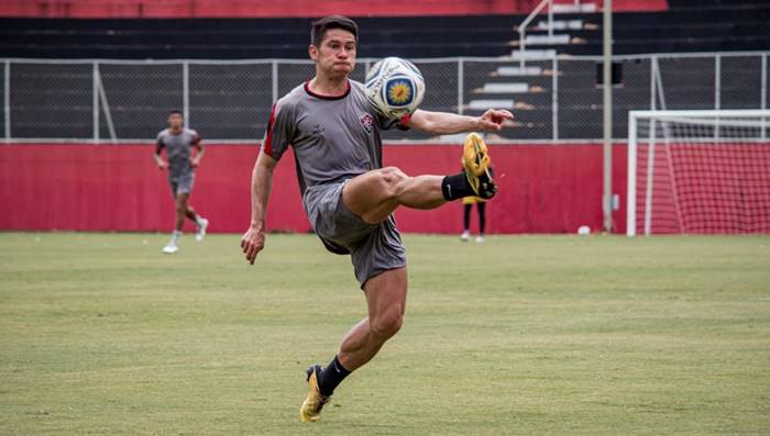“Temos muitas ambições para essa temporada”, diz atacante do Vitória